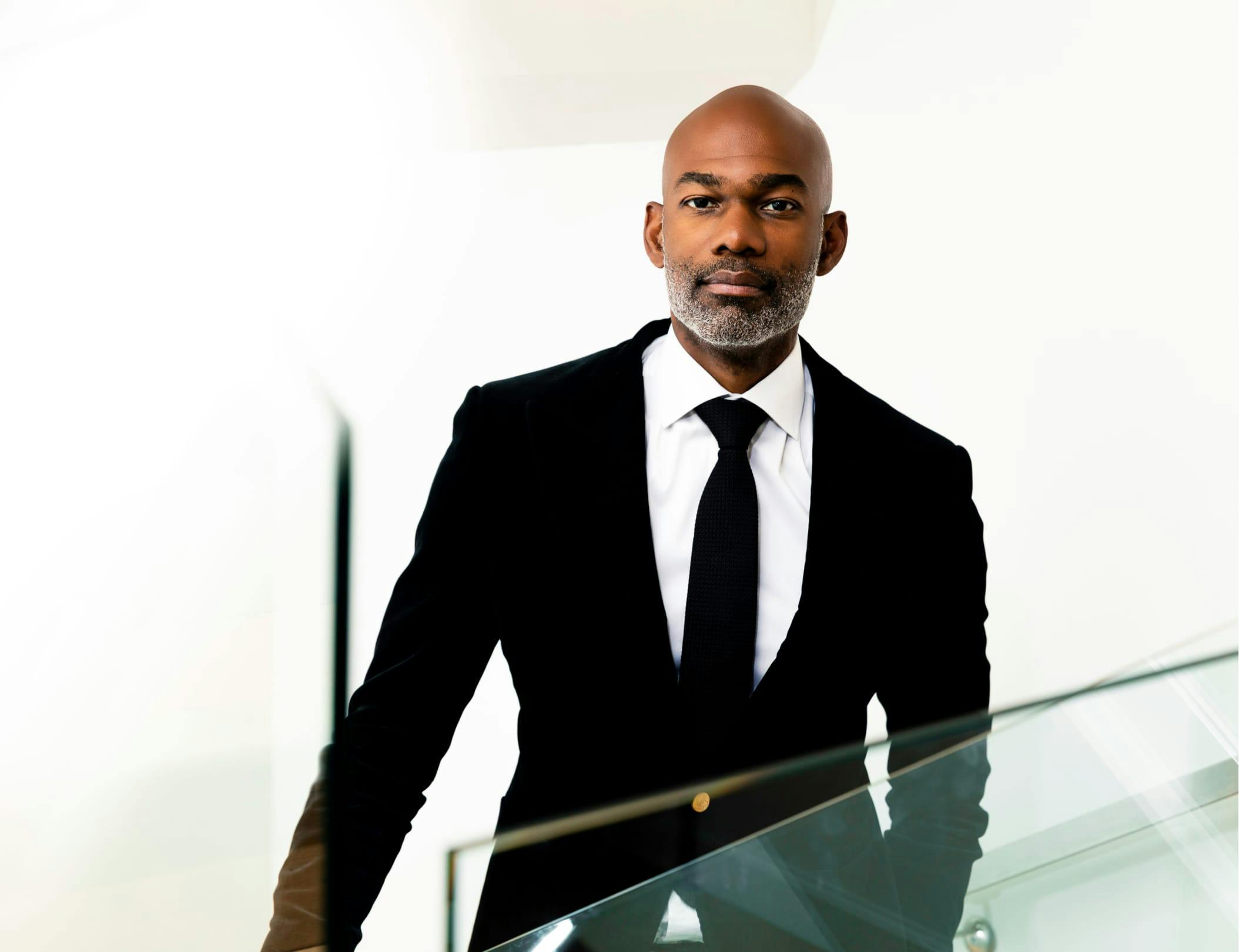 Dr. Julius Few, board-certified plastic surgeon in Chicago