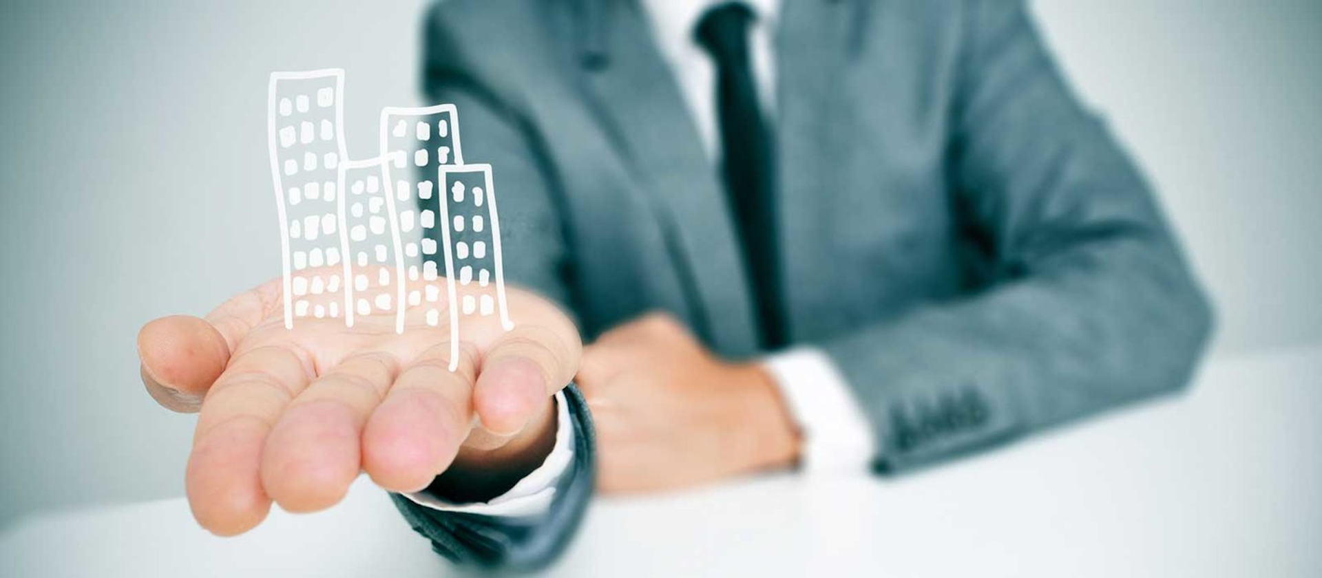Agent immobilier et ses connaissances