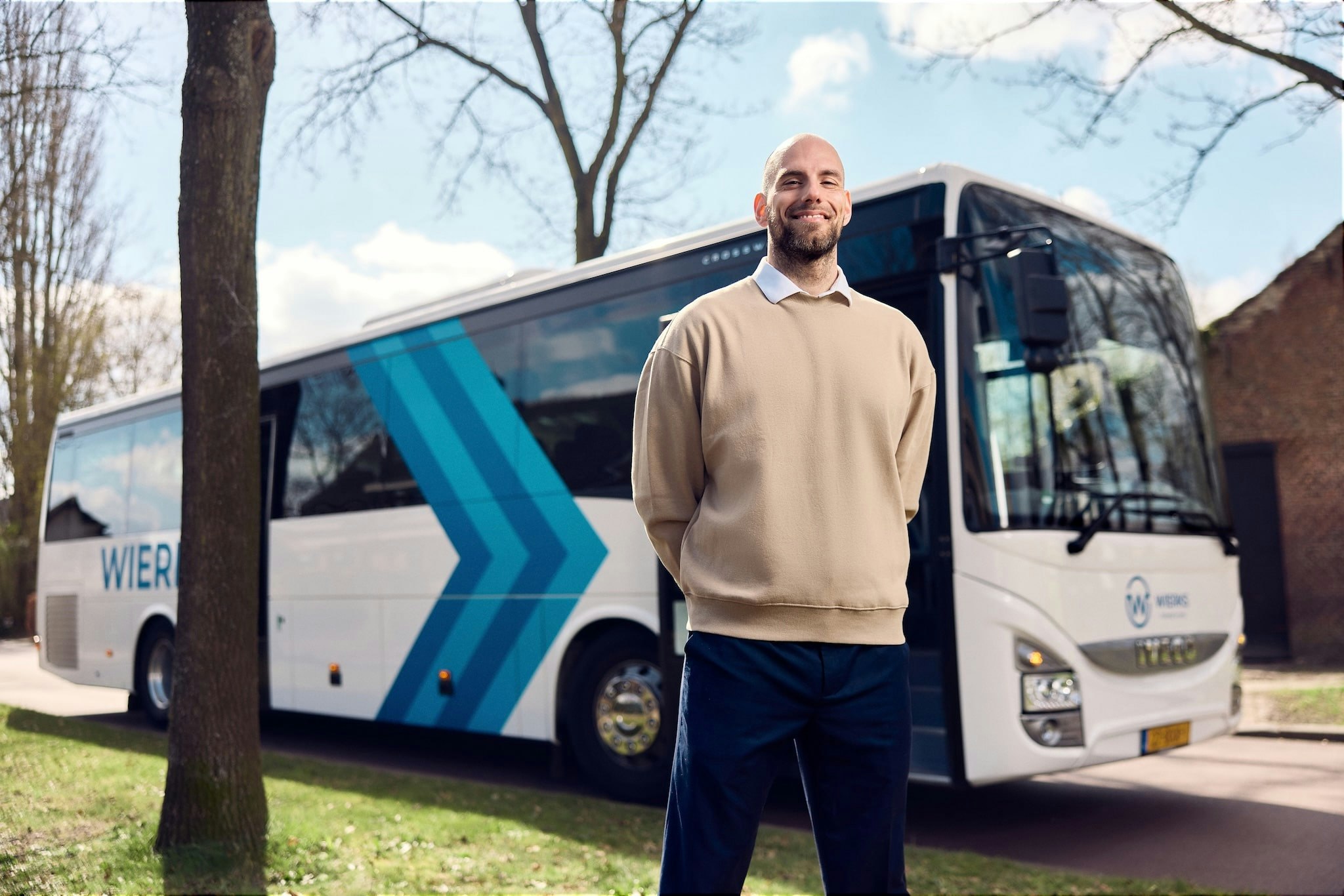 Buschauffeur voor bus