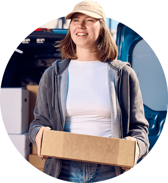 Header van pakketbezorger met doos in hand