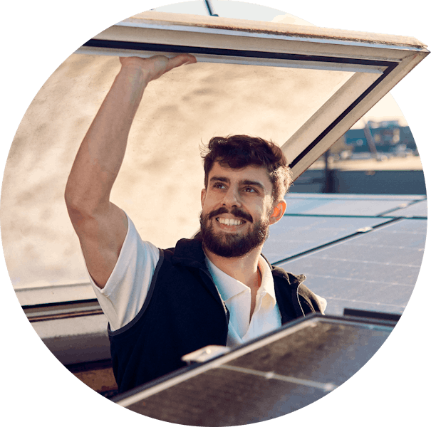Header van zonnepanelen installateur