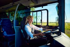 Buschauffeur in bus