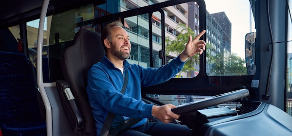 Buschauffeur in bus