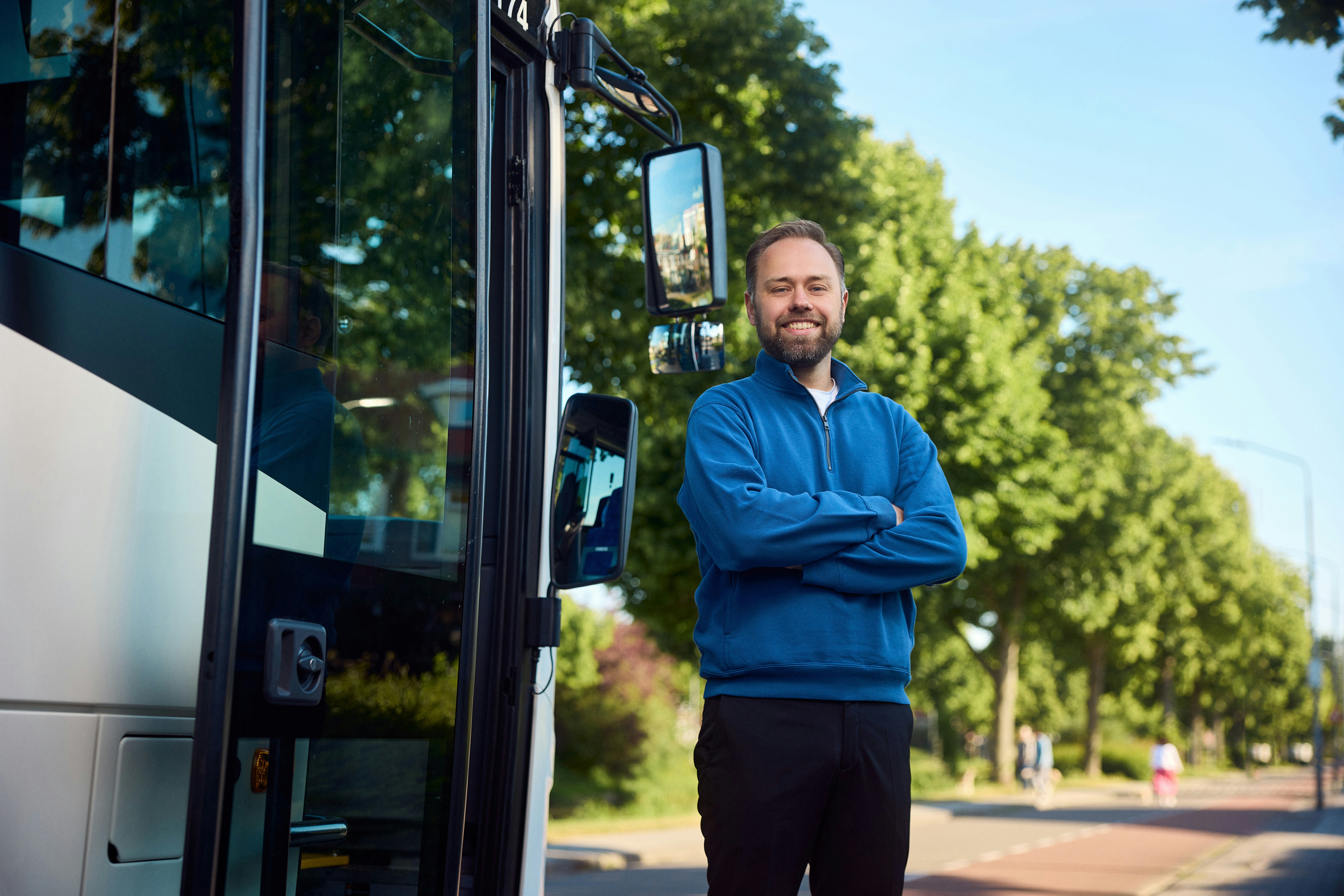 Buschauffeur voor bus