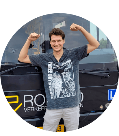 Buschauffeur voor de lesbus