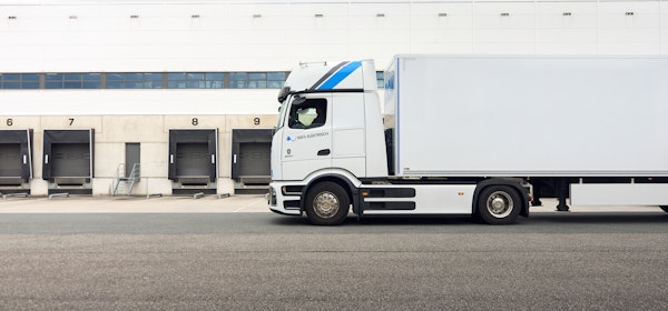 Stilstaande vrachtwagen