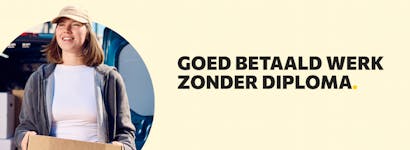 Logistiek medewerker met doos in hand