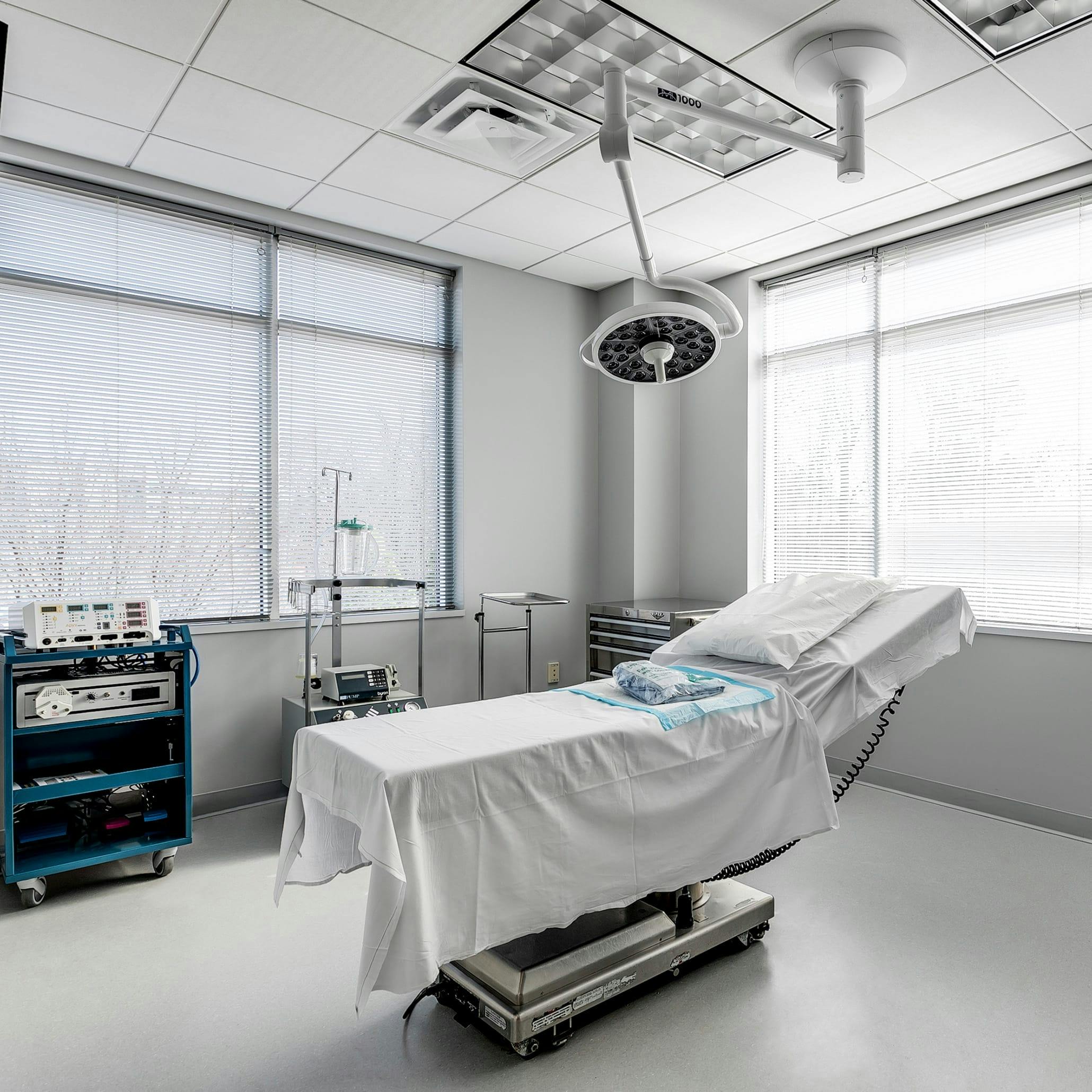 Surgical table