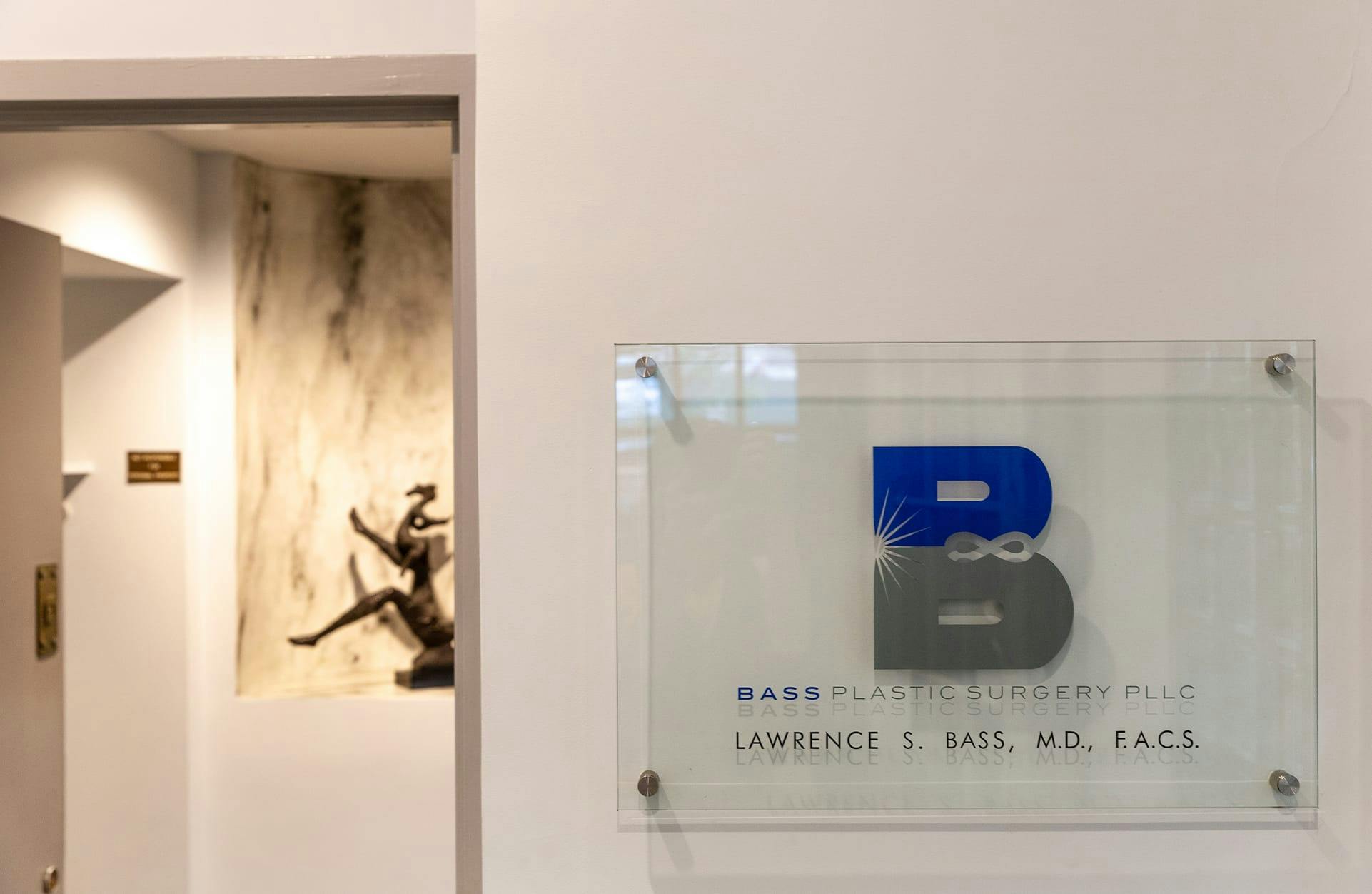 an image of Dr. Bass's logo outside of his practice