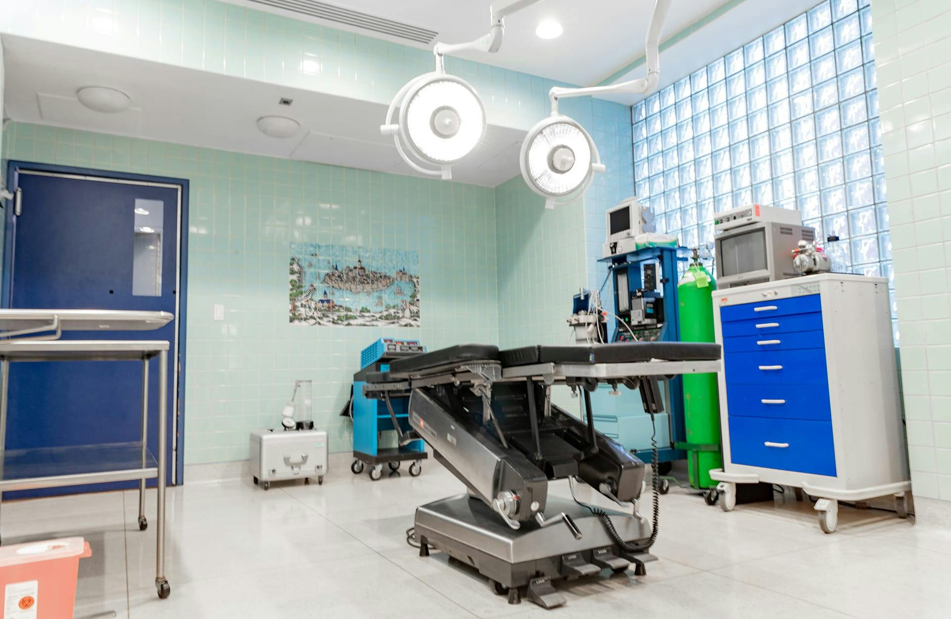 a look inside Dr. Bass' operating room