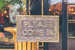 What Are the Advantages of an Open Door Policy in the Workplace?