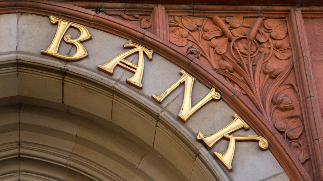 What Is The Bulge Bracket In Banking?