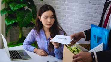 How to Write a Resignation Letter in 2025
