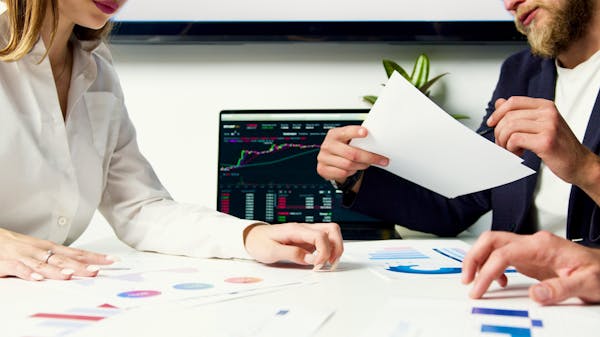 10 Best CFD Brokers and Trading Platforms in the UK in {YEAR}