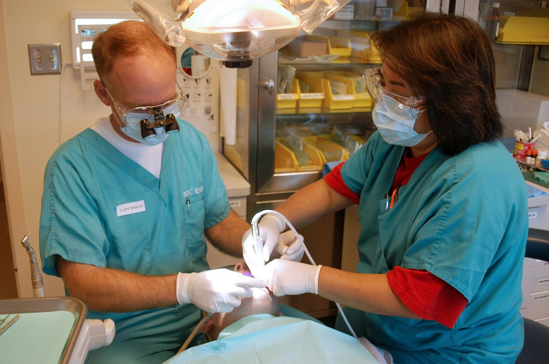 How to Write a Dental Assistant Cover Letter