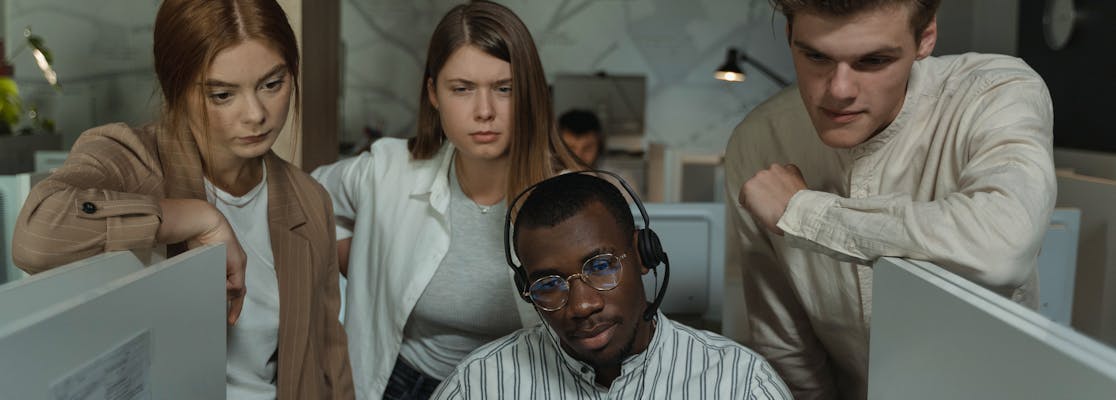 Top 20 Customer Service Interview Questions and Answers for 2025