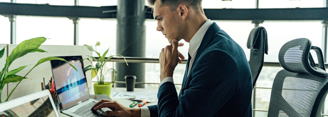 8 Best UK Spread Betting Brokers for 2025 (Reviewed & Compared)