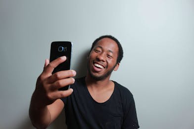 Should You Include a CV Photo on Your Resume?