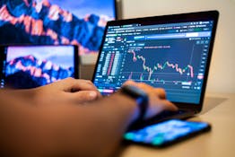The 10 Best Brokers for Trading EUR/GBP in 2023