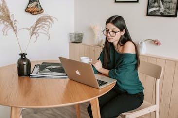 How to Use Linkedin to Find a Job