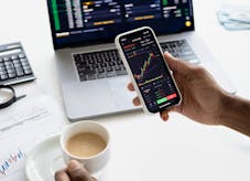 Best 10 Options Brokers in the UK (January 2025)