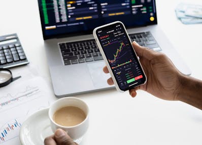 Best 10 Options Brokers in the UK ({MONTH} 2025)