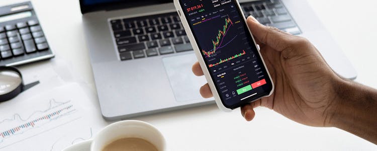 Best uk options broker