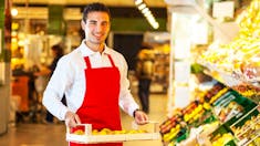 Retail Resume Examples With Skills & Tips to Describe a Retail CV