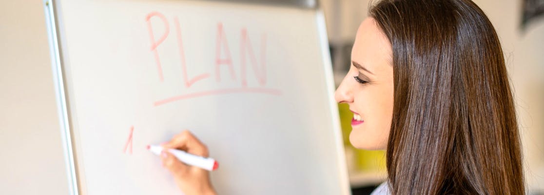 How to Write a 30-60-90 Day Plan (2025 Guide)