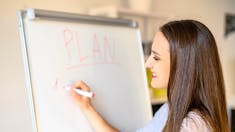 How to Write a 30-60-90 Day Plan (2025 Guide)