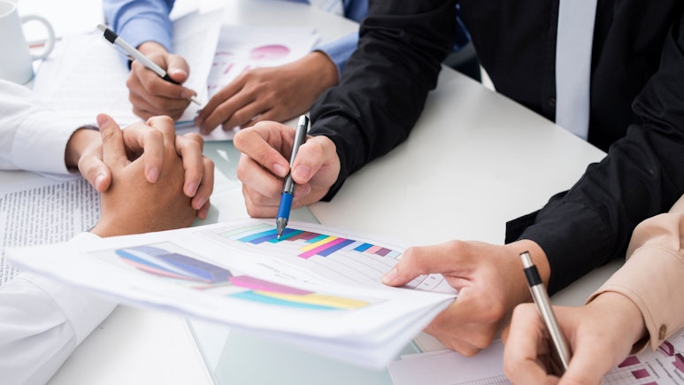 How To Write a Formal Business Report (With Examples)
