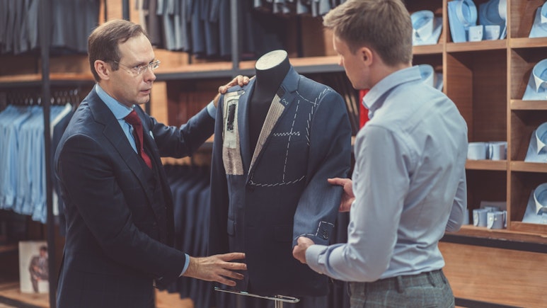 Best Men's Business Suits for Work 2021