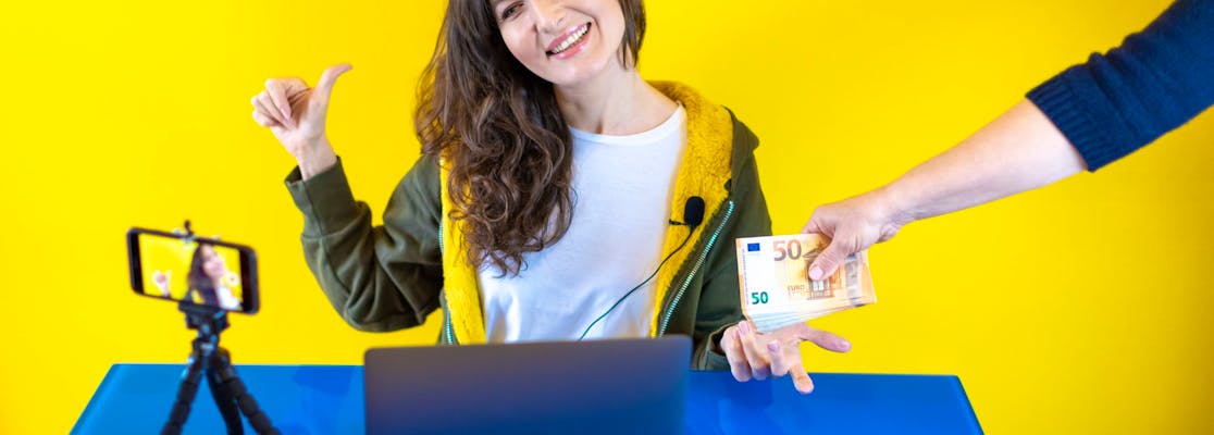 How to Make Money on YouTube Like a Pro in January 2025