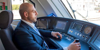 Train Driver Tests: Putting Yourself in the Driving Seat (2023 Guide)
