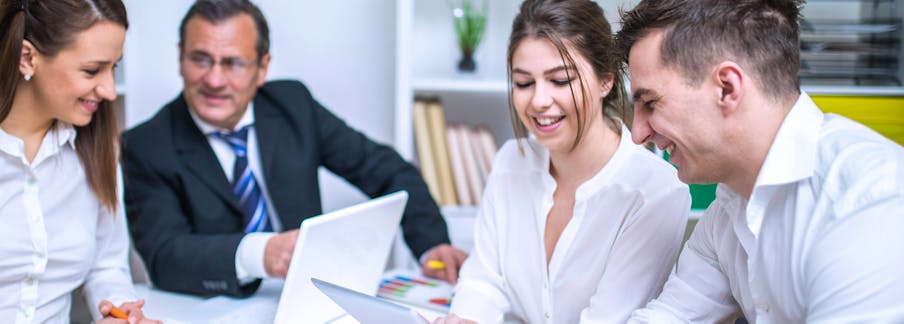 Improve Critical Thinking Within the Workplace (With Examples)