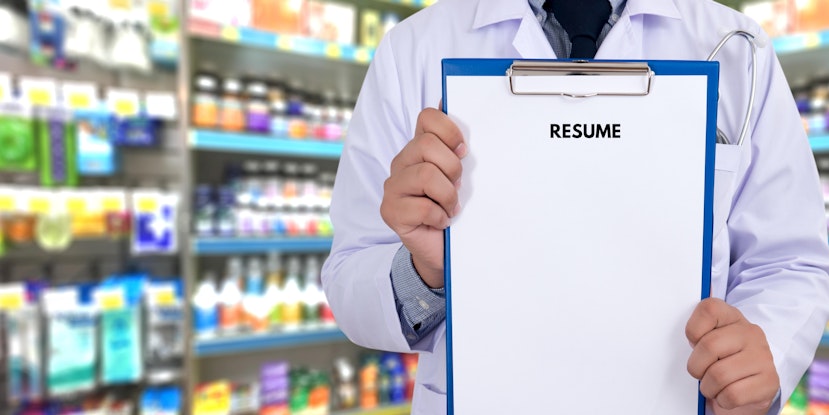Writing a Resume for Pharmacy Technician Position (Guide, Tips and Example)