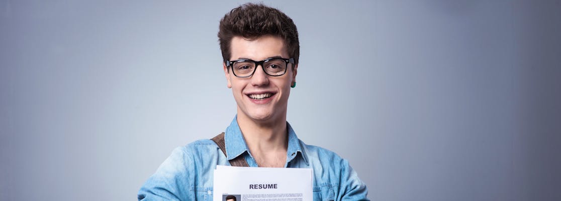 How to Create Resume for Freshers (With Steps & Tips)