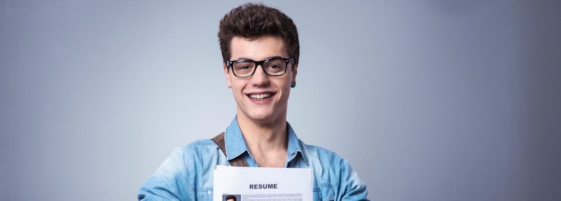 How to Create Resume for Freshers (With Steps & Tips)