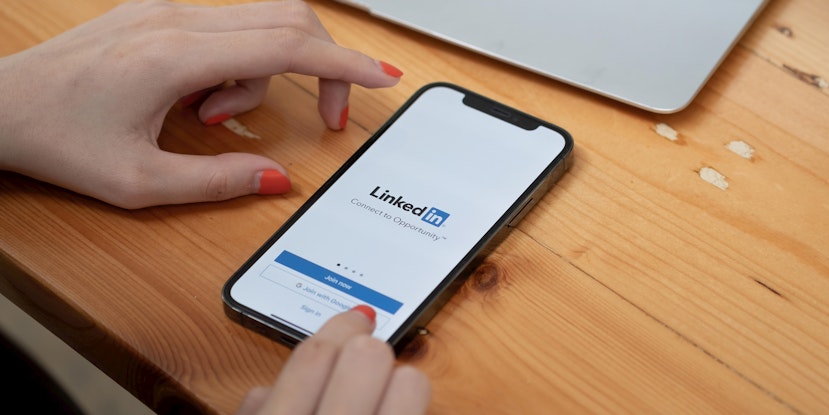 8 Best LinkedIn Profile Writing Services
