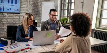 How to Decline a Job Offer in 2025: Tips and Examples
