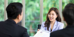 Best Free and Paid LinkedIn Resume Builders in 2023