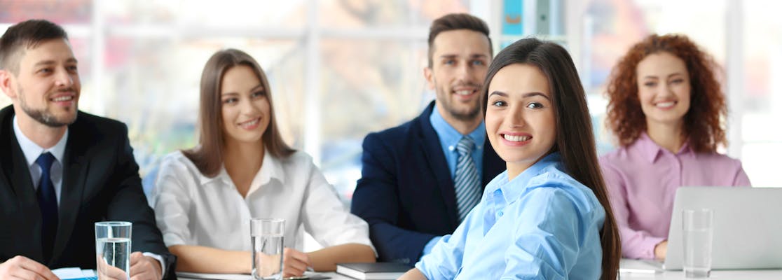 Interview outfits for Women: Tips and Examples for {YEAR}