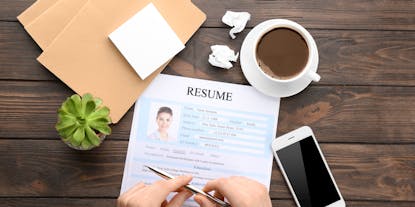 13 Best Paid and Best Free Resume Builder in 2025