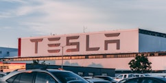 Best Way To Buy Tesla Shares UK