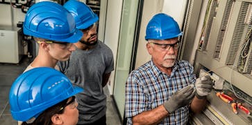 A Guide to the Electrician Apprenticeship Program