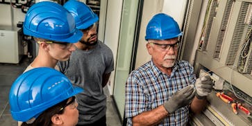 A Guide to the Electrician Apprenticeship Program