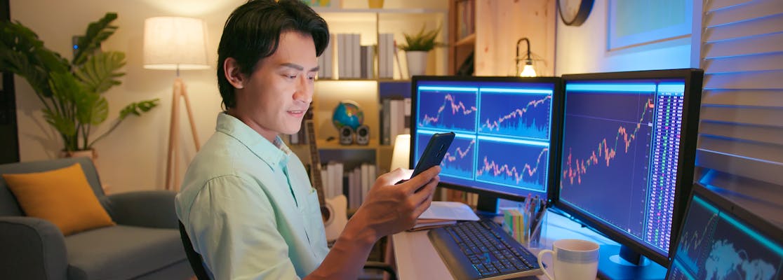 Plus500 vs eToro: Fees, Pricing, Features & Key Differences Explained