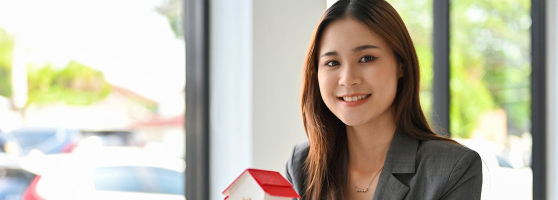 Is Property-Casualty Insurers a Good Career Path? – A Complete Guide