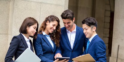 How to Apply for the Santander Graduate Scheme in 2025 – A Career Guide 