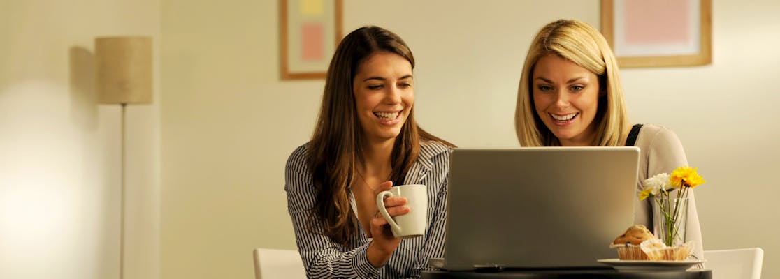 Wise (Formerly TransferWise) vs Monzo – Fees, Exchange Rates & Comparison Guide For 2025